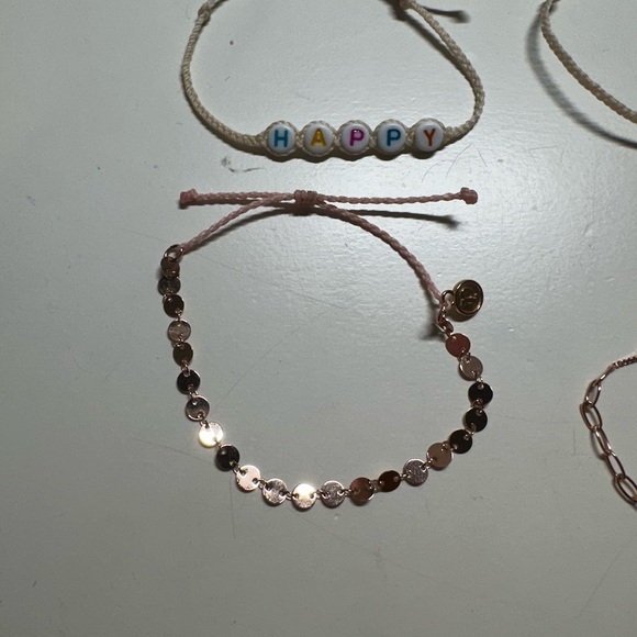 6 assorted Pura Vida bracelets - Picture 7 of 12